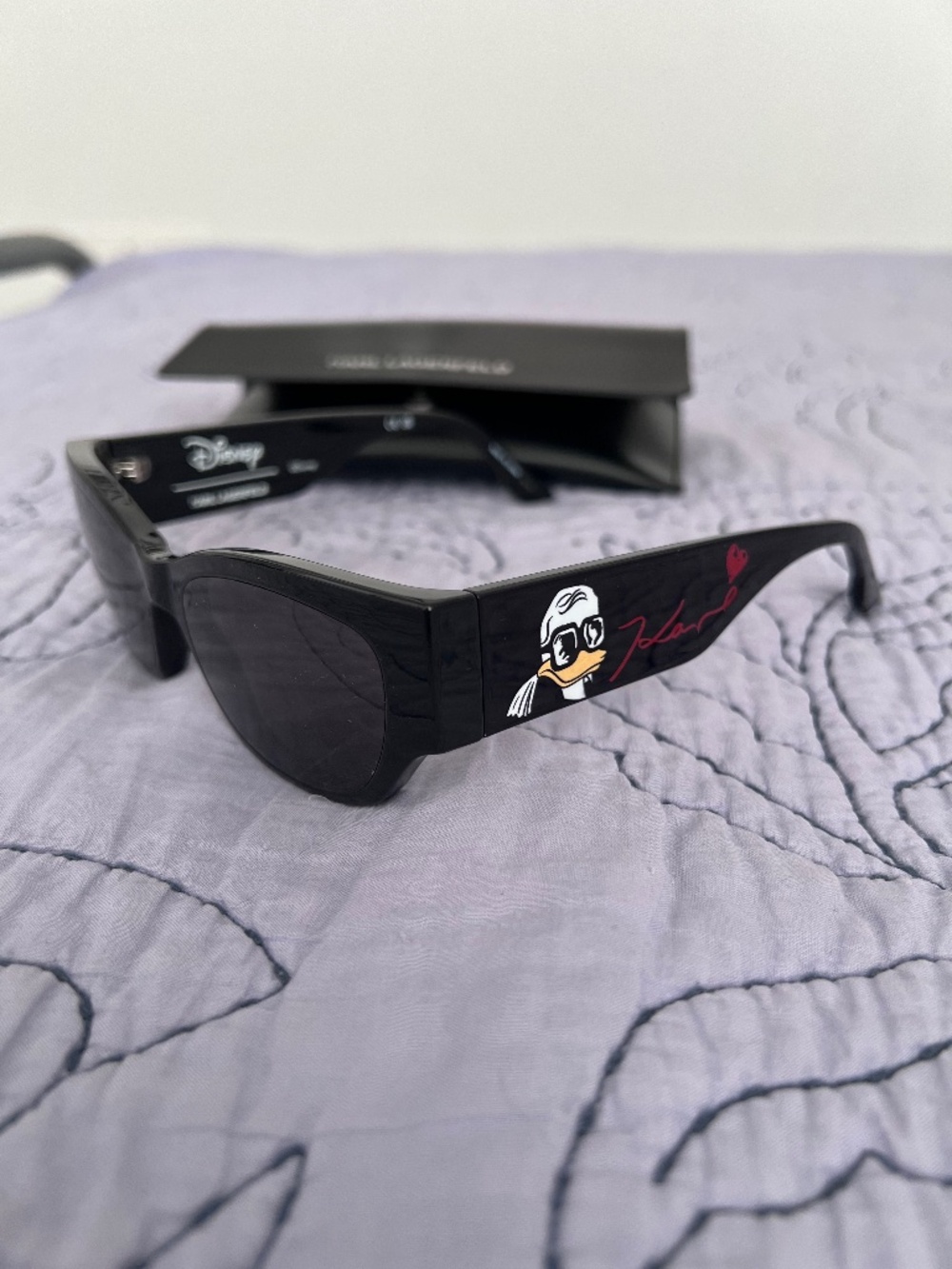 Karl Lagerfeld x Disney Donald Duck Sunglasses Black NWT Case KLJ6168SND